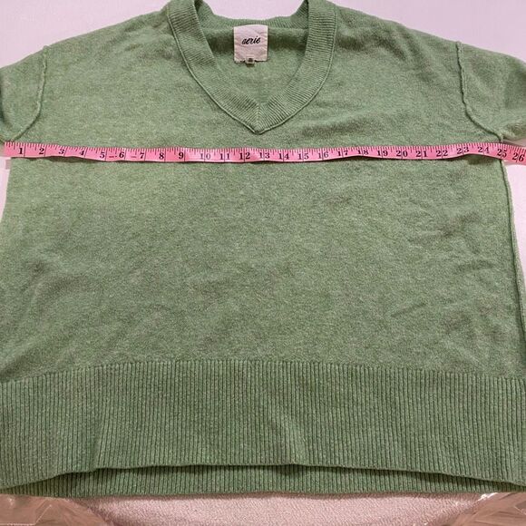 Aerie Soft Green V-Neck Sweater Womenโs Size S/P | Cozy Oversized Knit Pullover - Picture 4 of 5